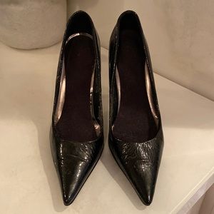 Black Paten Pump- beautiful